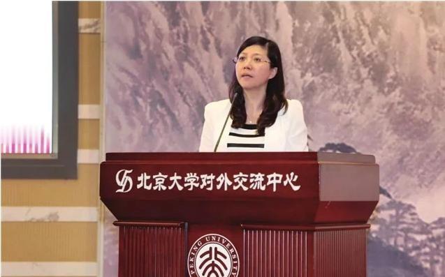 中科院最年轻女院士黄如：三年北大博士毕业，50岁成为北大副校长黄如1969年1