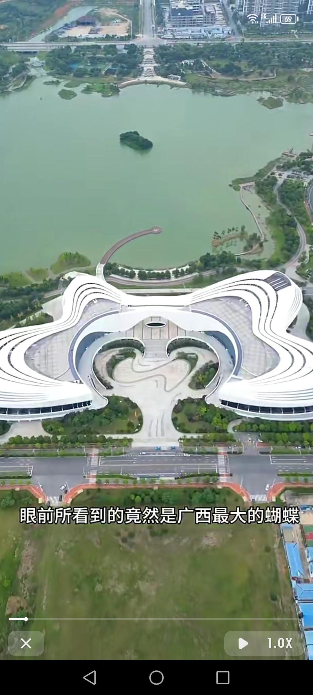 眼前这栋蝴蝶建筑竟然花费21.8亿打造，真让人惊叹！就像福州新玺中心，总投资约3