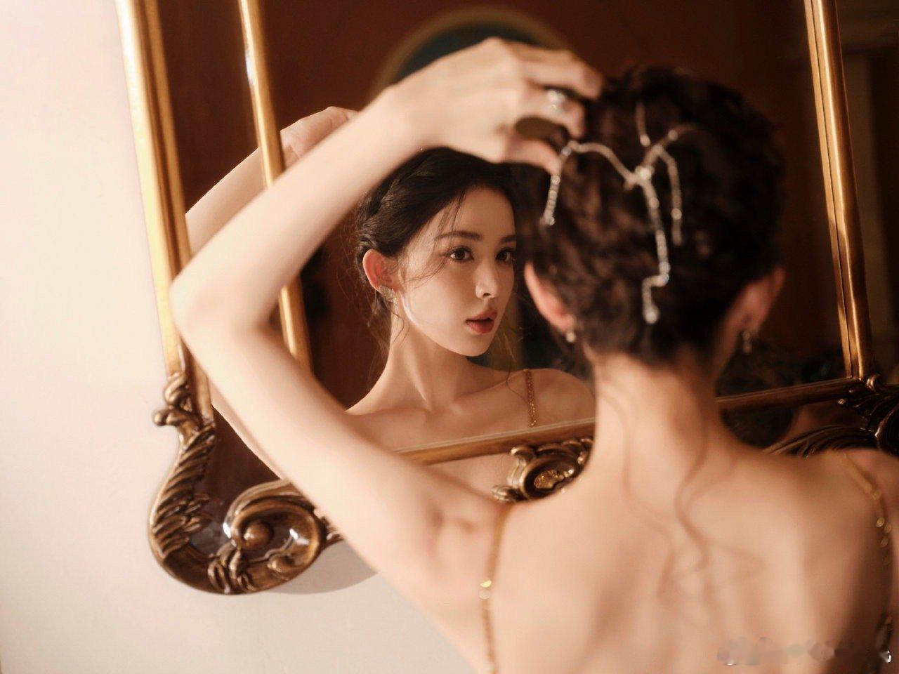 娜扎从来没想到过自己会是演员娜扎马年希望马上播出醒来娜扎坦言之前从来没想过自己会