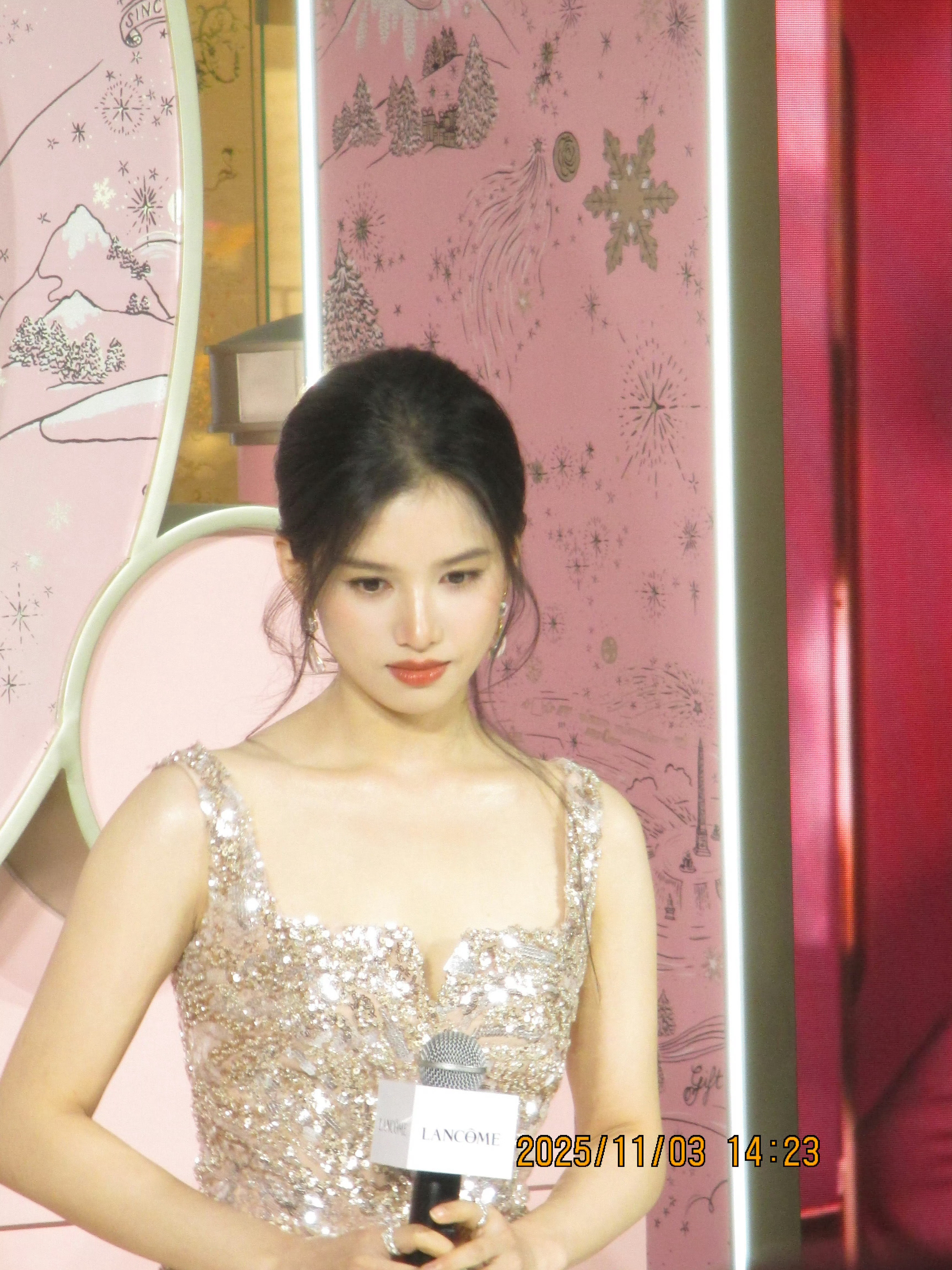 特别特别特别美丽生动的张婧仪✨