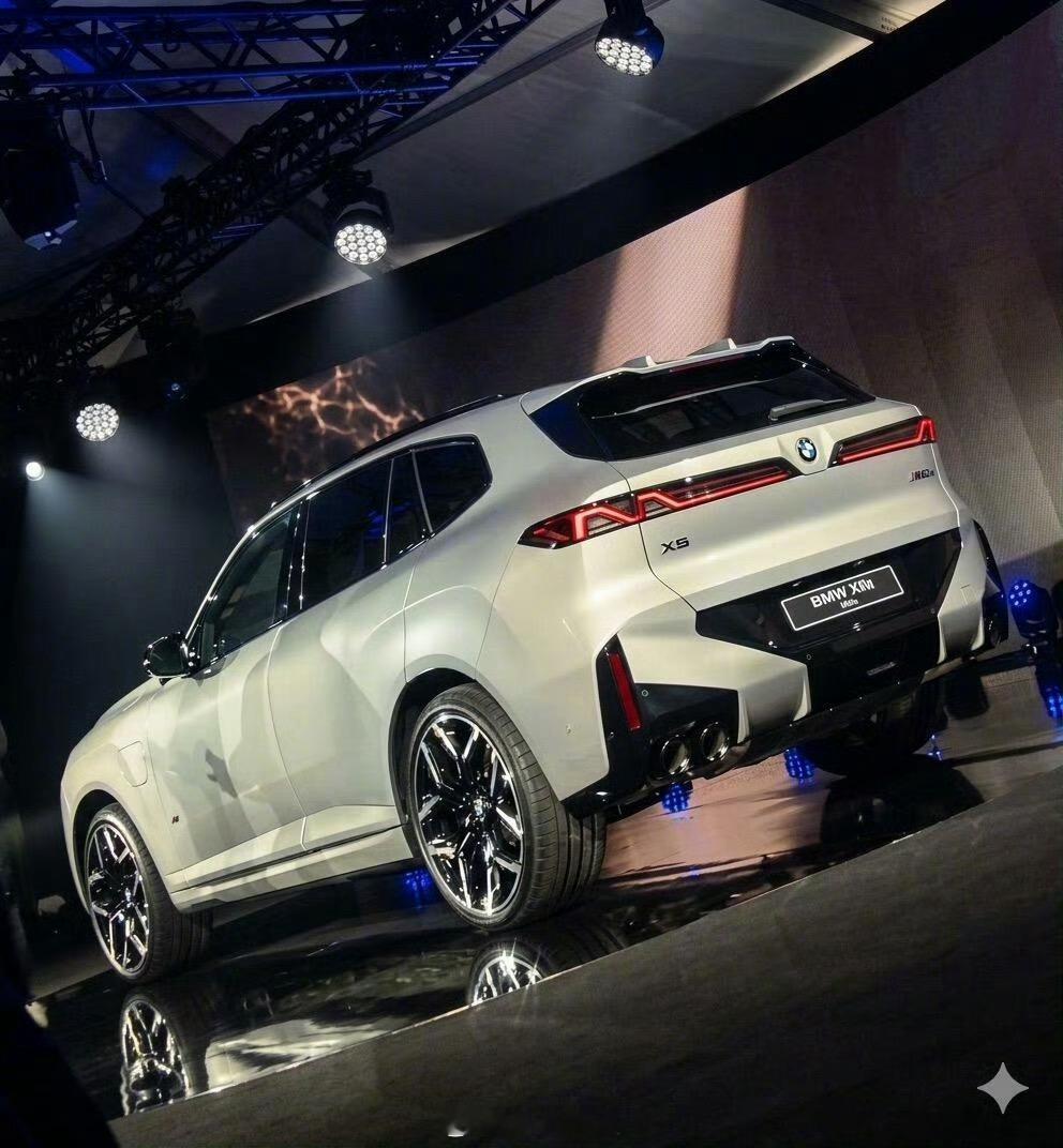 宝马的设计现在怎么突然这么激进？这是曝光的X5那个难看的鼻孔是认真的？车界亮点