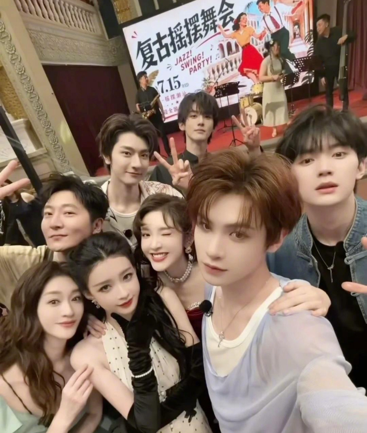 唐艺昕到底用的什么滤镜啊，把自己拍的都认不出来了​​​