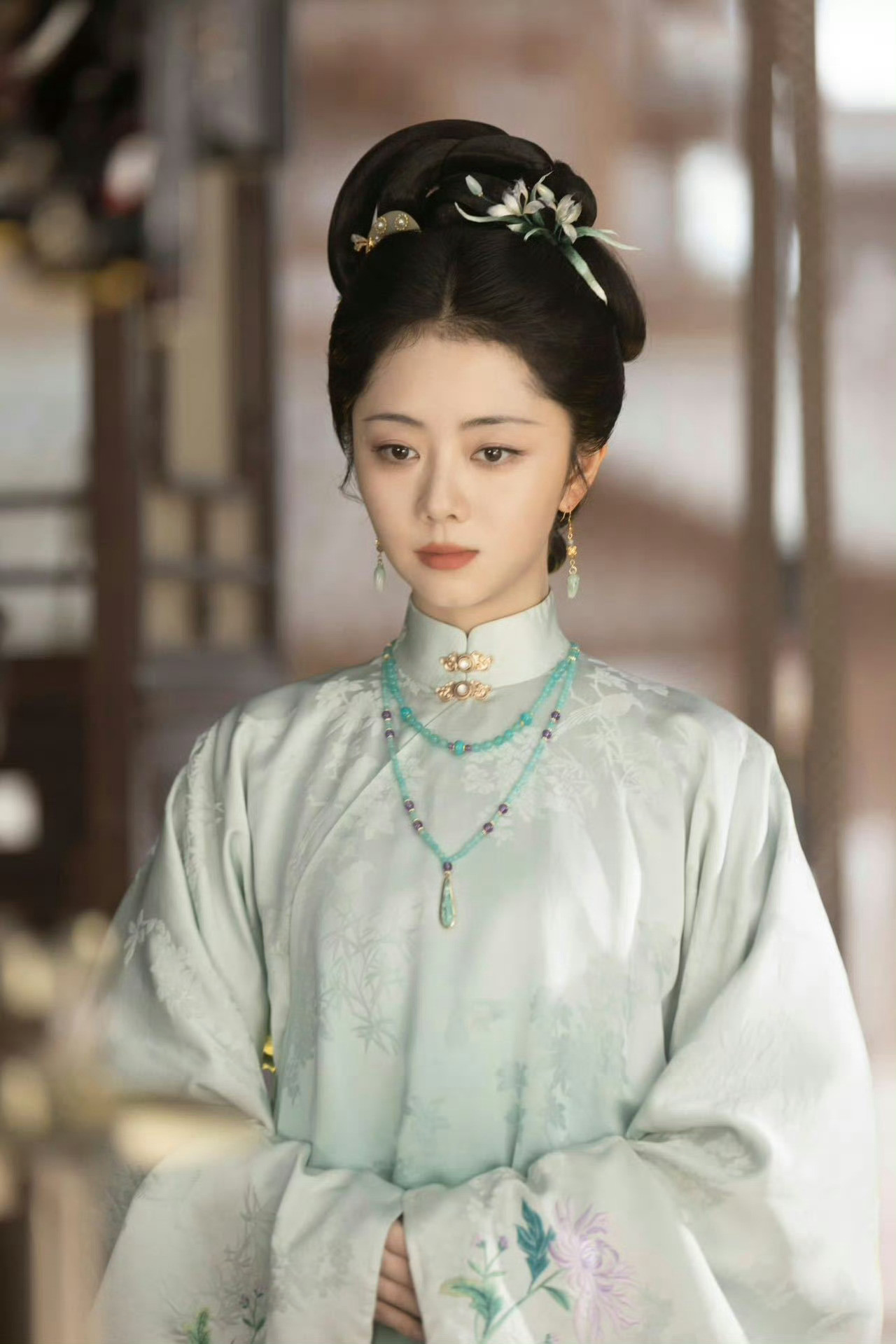 谭松韵古装仪态谭松韵古装太美了，每一帧都是壁纸，期待《兰香如故》早日上线！​​