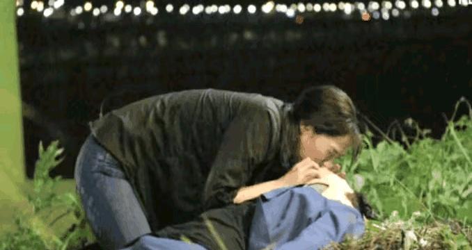 别再拿“为艺术献身”当遮羞布了！亲密戏最能看出一个演员的德行和段位，根本不是看