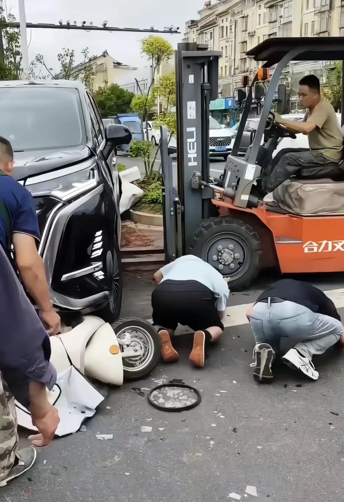 安徽车/祸事件那个女司机最有可能面临的几个结果最好的结果就是当事人丈