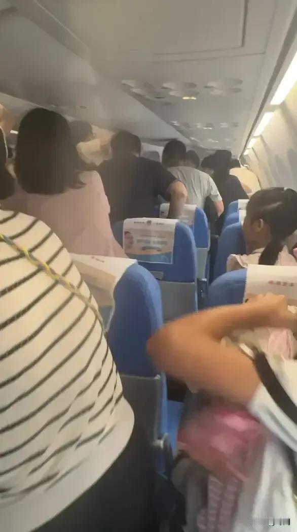 西部航空一乘客充电宝起火致延误,禁止充电宝上飞机已经迫在眉睫!事发10月27日9