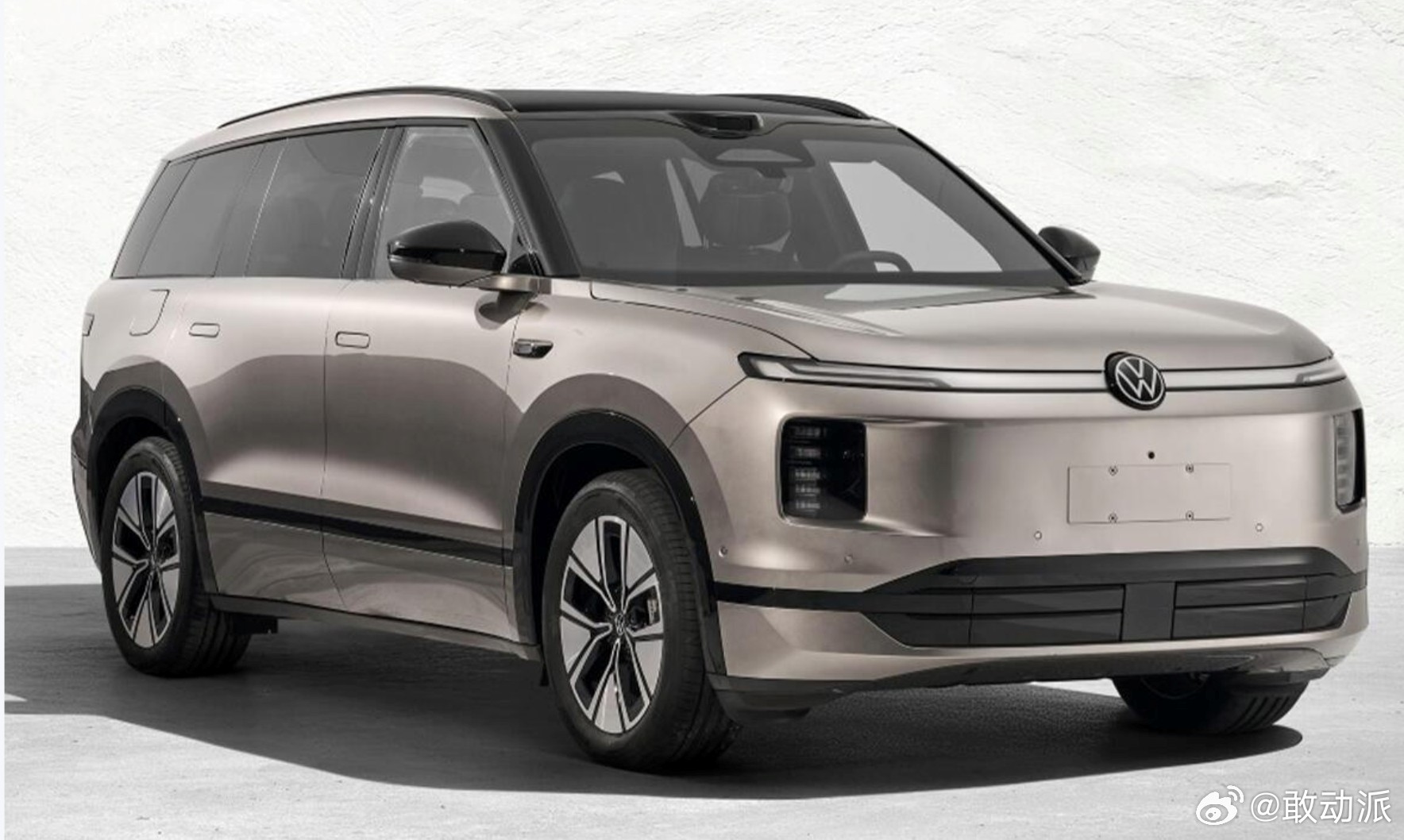 3月30日，上汽大众ID.ERA9X正式开启预售，预售价32.98万-37.9