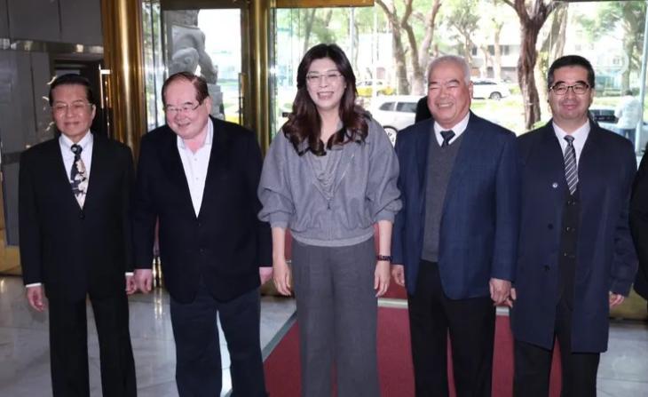 郑丽文访陆阵容曝光：三位副主席、连战次子同行！国民党主席郑丽文4月7日访问大