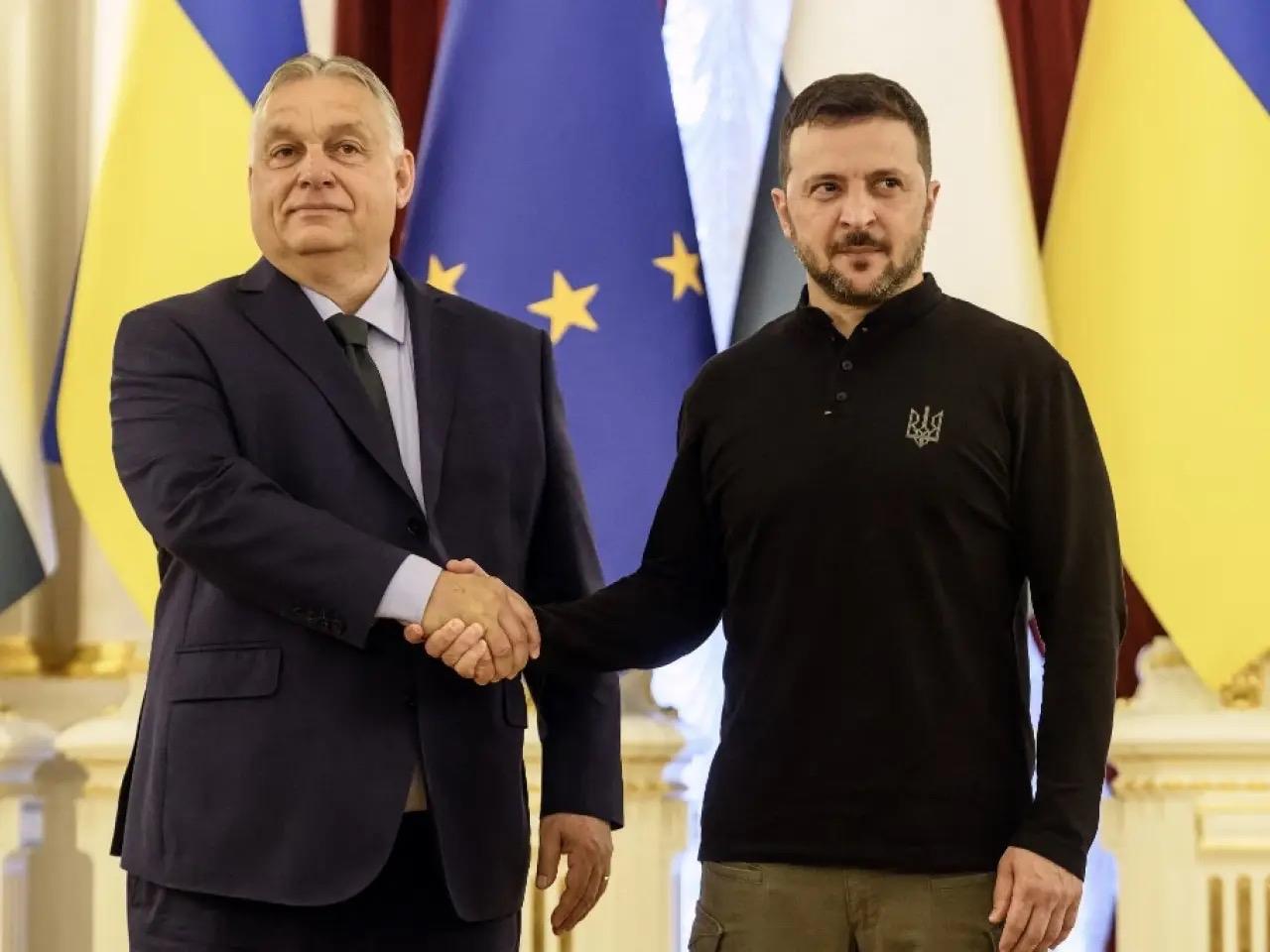 欧尔班眼见选举前的支持率落后，开始了转移矛盾，发表了致泽连斯基的公开信，指责其干