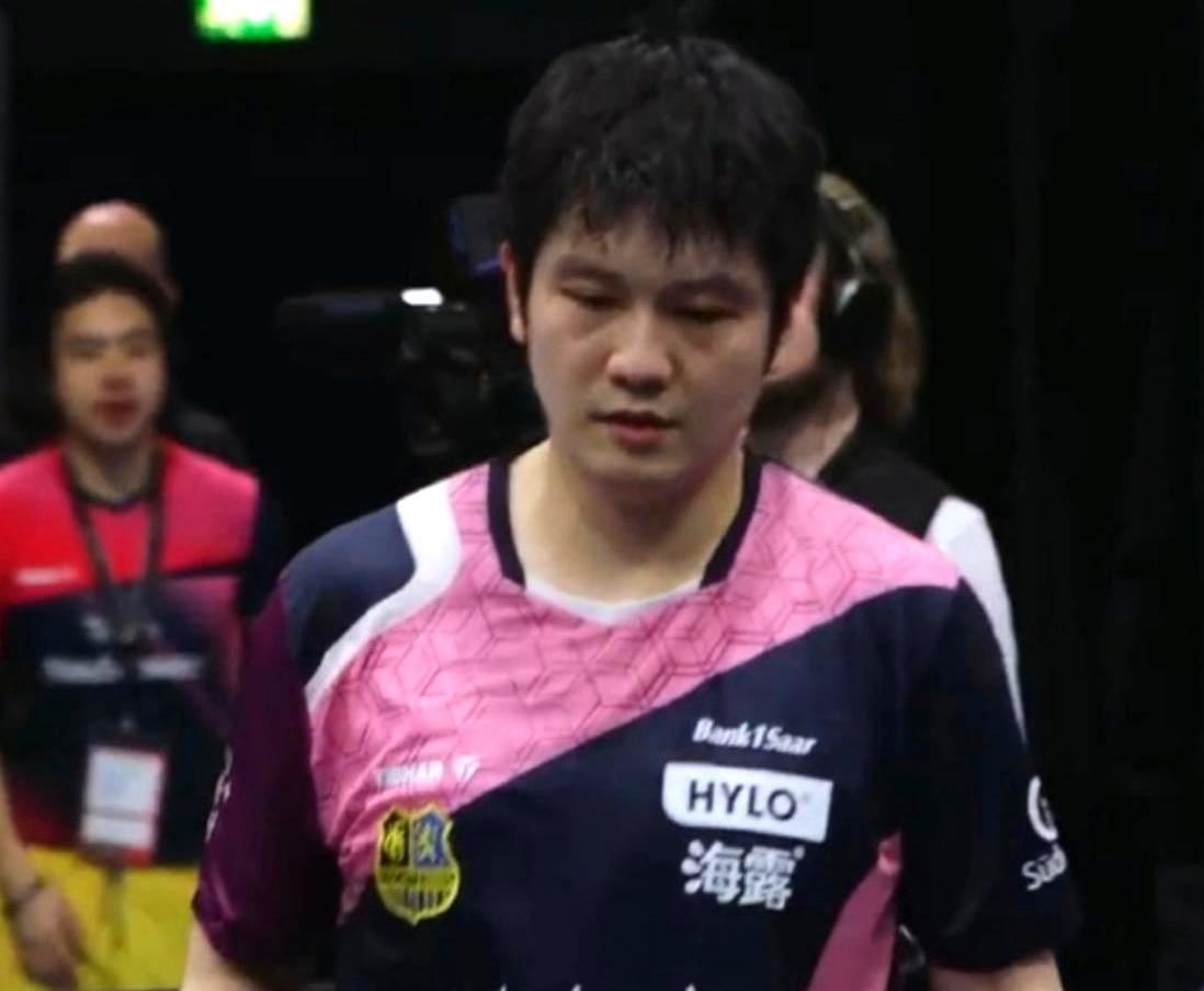 连输两场，决胜局5-6被绝杀，樊振东这是怎么了？先是2-3不敌19岁小将温