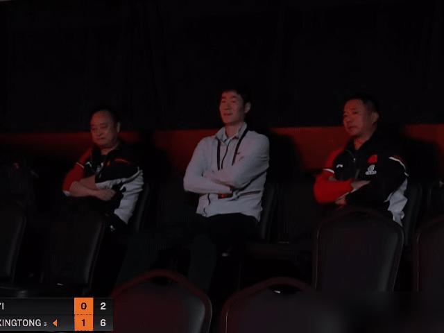 有网友说王励勤不像刘国梁，他不跟赛，不跟运动员复盘。先把事情捋清楚：这两天的