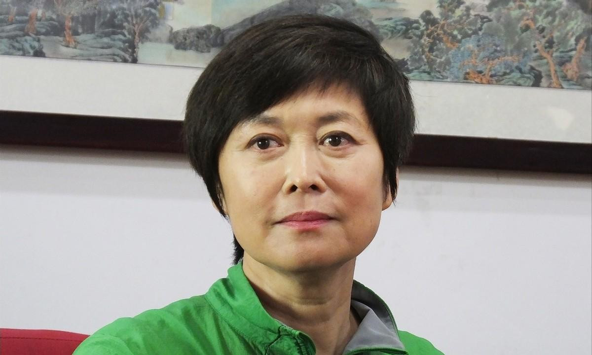 #敬一丹去世#早上刷到敬一丹走了，愣了好一会儿。小时候晚饭时间，电视里永远是她的声音，不紧不慢的，好