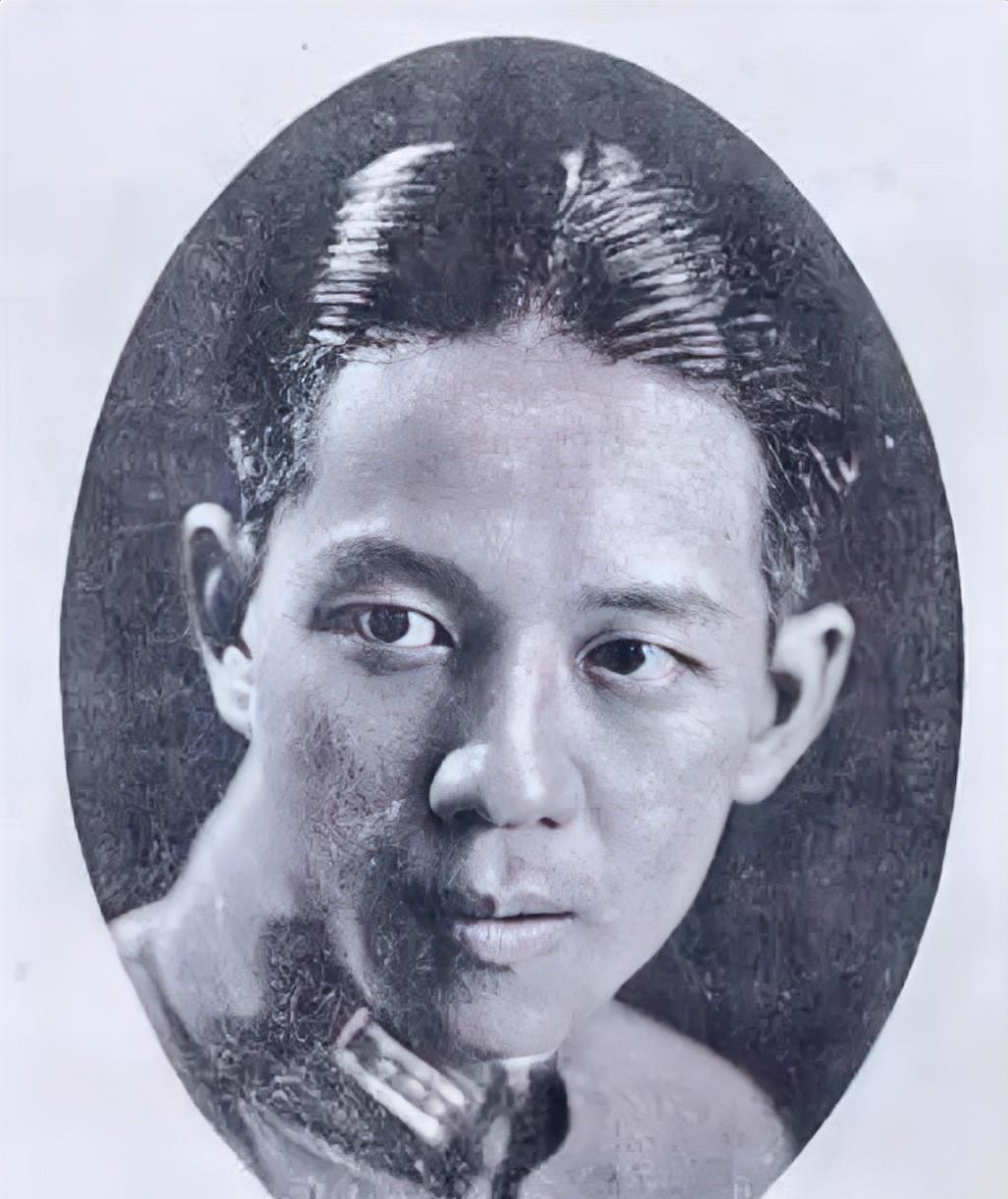 将军落难永清寺，剃度避祸；心经半卷退日寇，佛门藏锋1937年，南京沦陷，一个工