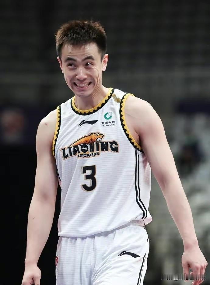 中国男篮主教练郭士强喜上眉梢，赵继伟通过体测，有望入选下个月，中国男篮国家队世预