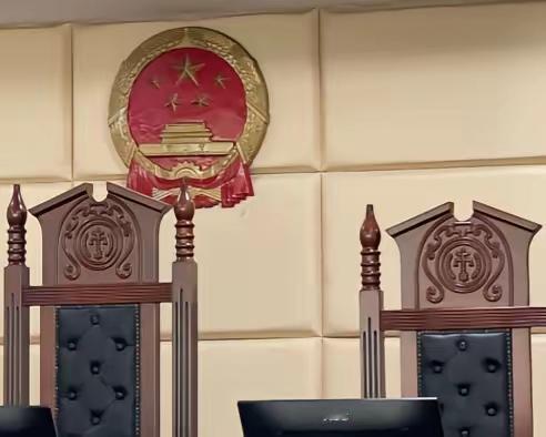 “飞机上捡来的爱情”：百日狂掷213万，分手时对簿公堂，法院一笔笔给你算清“恋爱