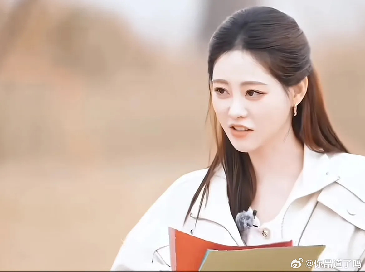 祝绪丹说：“我说我不知道怎么长大，可身边的人都在告诉我你要长大了，我说知道了。”