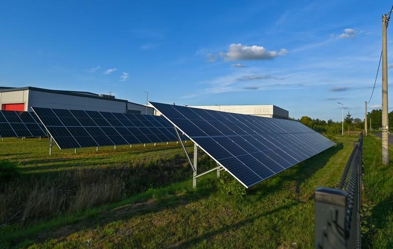 欧盟又搞事！这次专门针对中国的逆变器。说白了就是，欧盟主席冯德莱恩定了个规矩