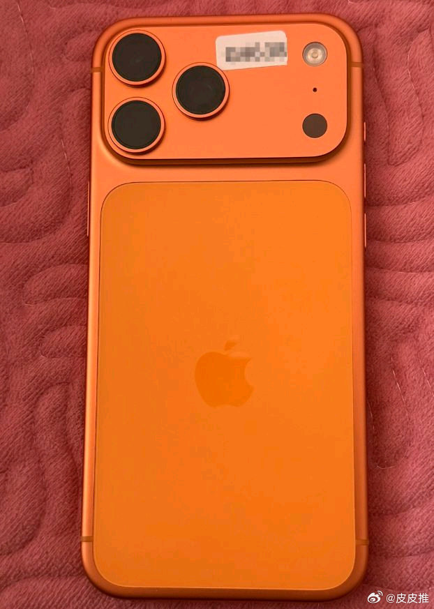 苹果国补后双产品跌破4000元这就是为什么越来越多的人选择苹果手机的原因吧！一边