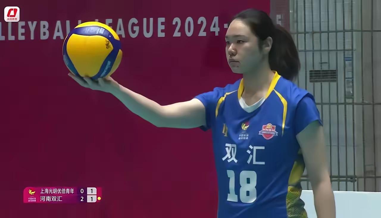 不走弓弦，反倒走弓背。听说河南女排季后赛换走了38岁外援叶莲娜丶姆拉科维奇，换