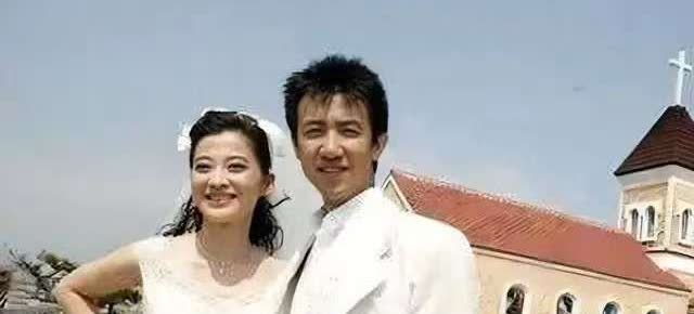 梅婷：花5年捧红的丈夫，刚火就要离婚，多年后两人状况天差地别！如今一家四口