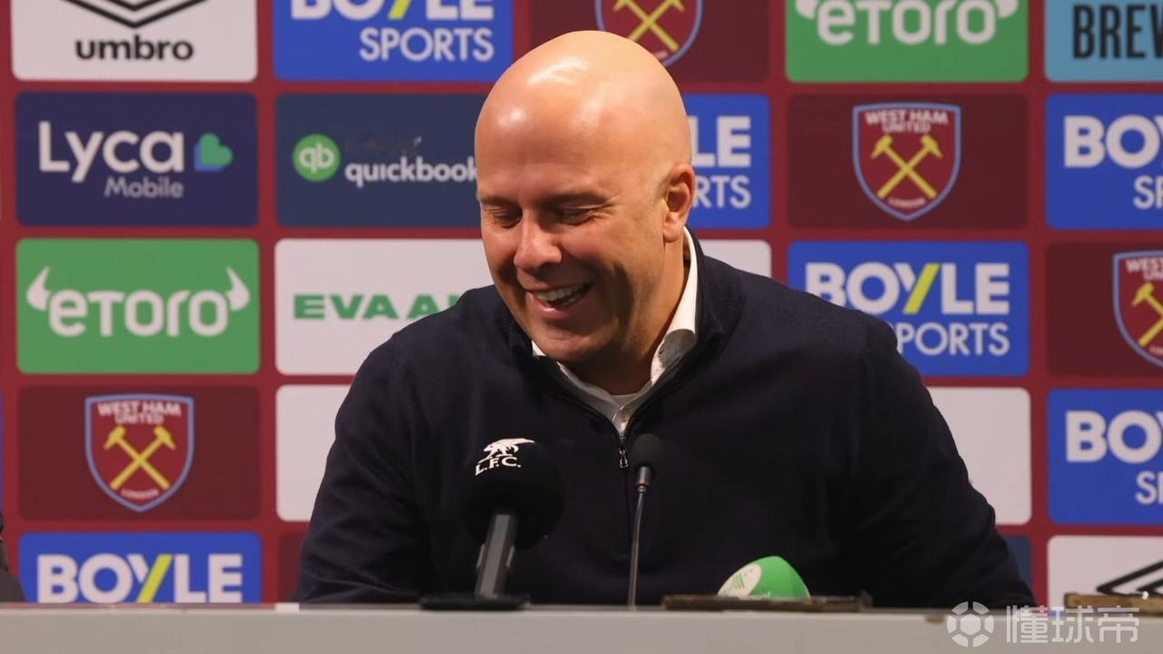 现在看来，萨拉赫确实已经成了利物浦的“毒瘤”，尽管这话有点难听。这场比赛，萨拉