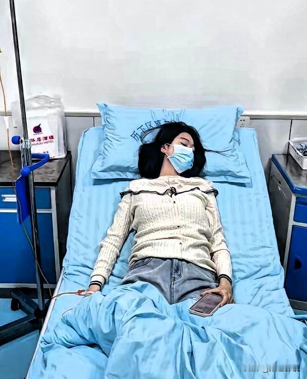一个17岁的女孩，因为拉肚子去医院，结果肠镜一做，医生沉默了。从肛门口到整个结肠