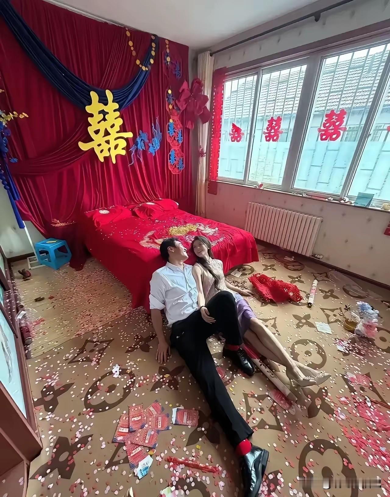 两人个子都挺高的[呲牙笑]