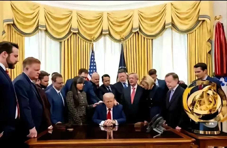 华盛顿的关税大棒挥舞了五年，如今名单上的名字一个个被划掉，最后只剩下中国。讽刺的