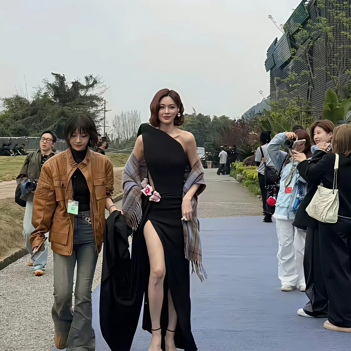 一直挺好奇杜海涛当初是怎么被她吸引的。