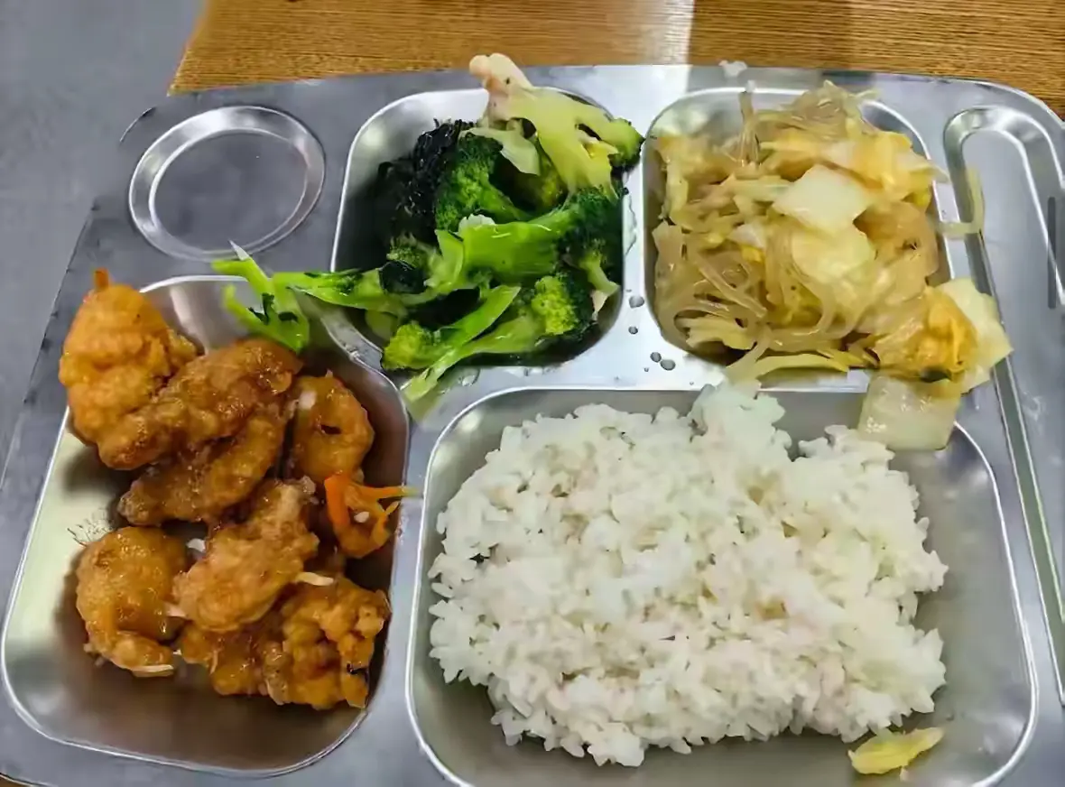 姑娘学校的午餐，16元贵吗？