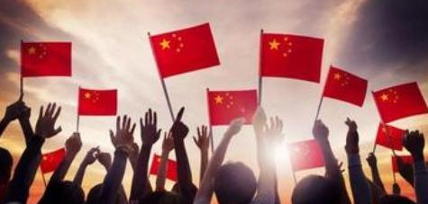 为什么还有那么多人盲目崇拜外国人呢？说句不好听的，这些人膝盖是软的，死活不承认祖