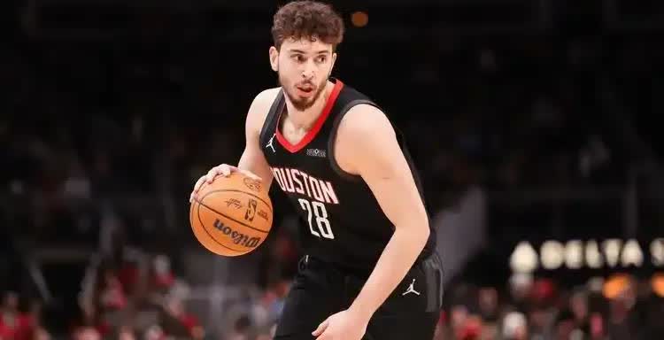 前NBA著名球星路威真是太敢说了，最近路威在参加的一个节目中聊到了凯文-杜兰特加