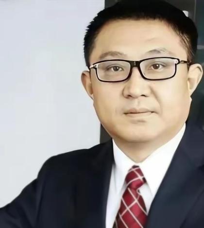 “核酸大王”栽在20万上：从法医尖子到限高主角，他的坠落踩中了什么前言2025