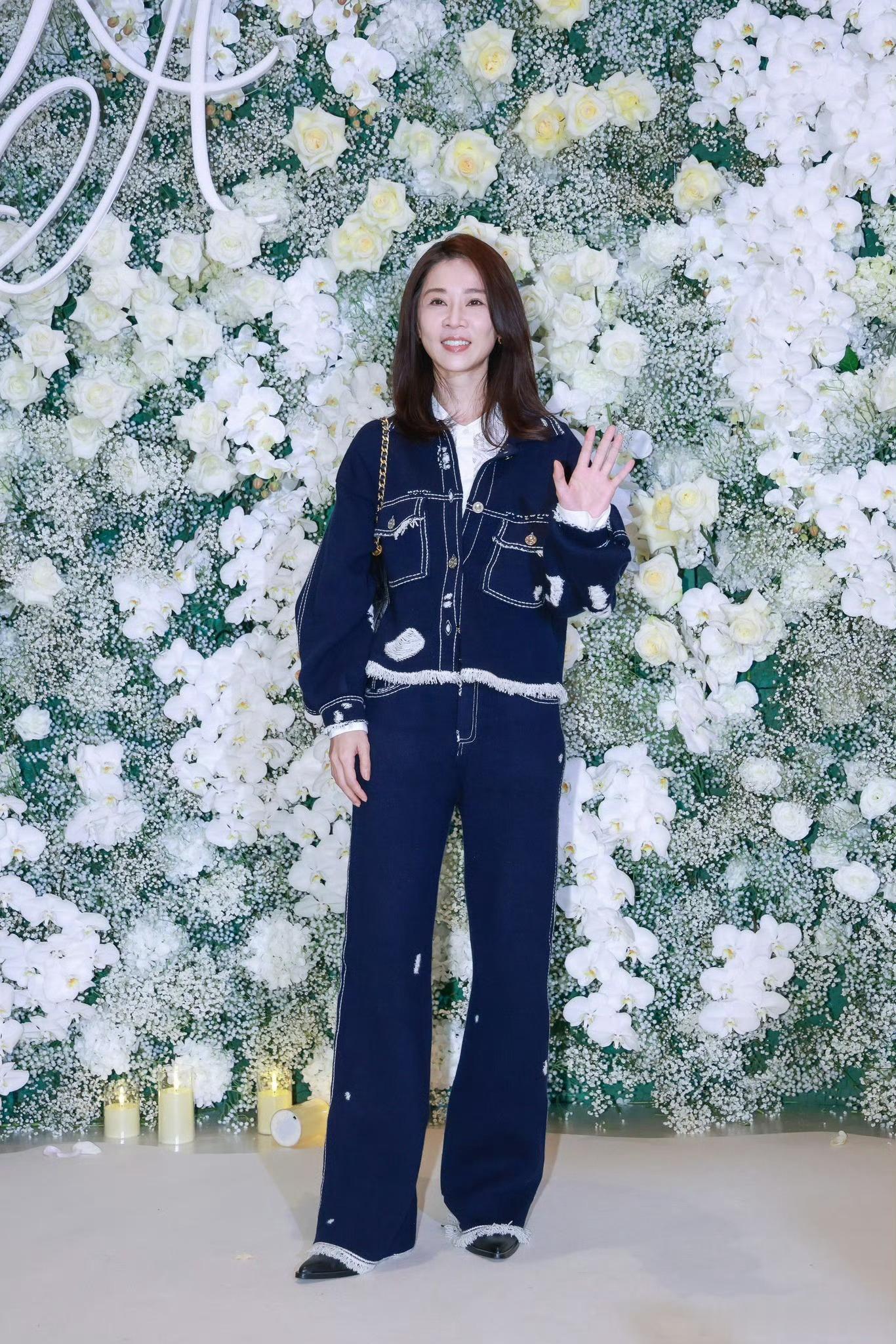 邱泽&许玮甯昨天婚礼嘉宾:谢盈萱、张轩睿、李沐、程伟豪、金百伦、殷振豪、钟欣凌&