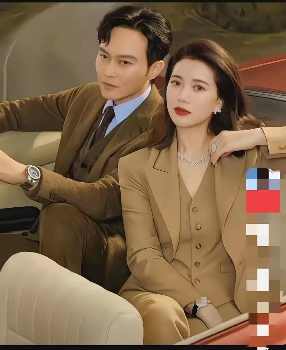 袁咏仪不化妆时，觉得张智霖帅到不行；一上妆，整个人气场拉满，就觉得一般人根本配不