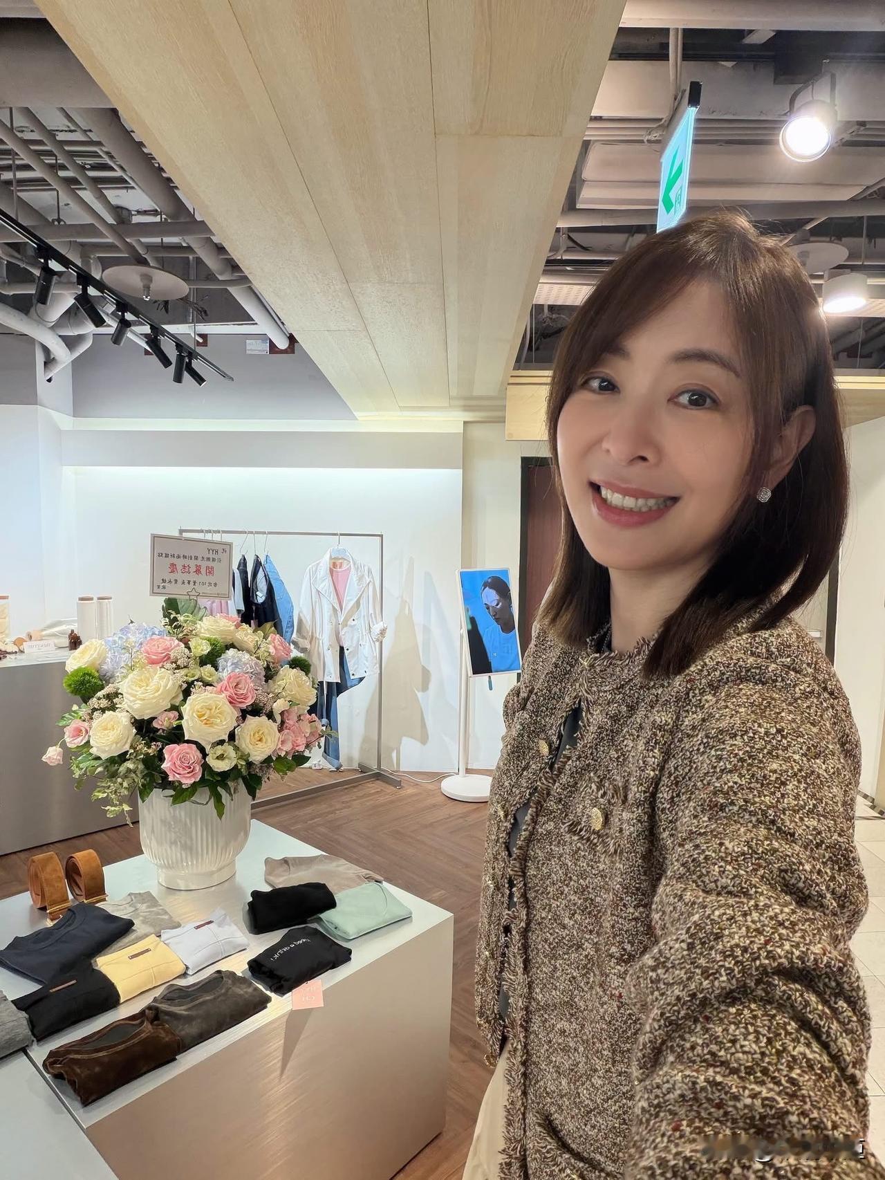 台北101董事长贾永婕今（27日）在社媒称，最近网路出现好多夸奖我的文，有人用最