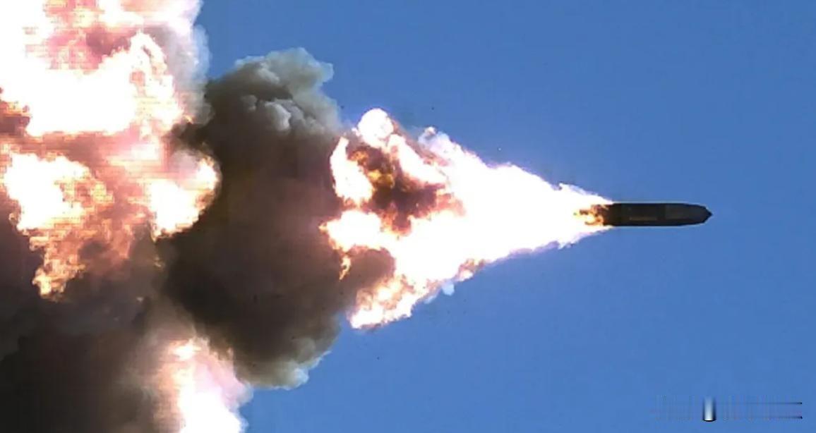 155毫米舰炮上船了，德国美国都失败了，中国到底想干啥？最近大连那边的船厂照片