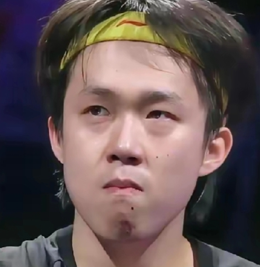 楚钦输球后心情特别失落，他不是技术差，是精力差了，从亚洲杯开始到新加坡大满贯，打