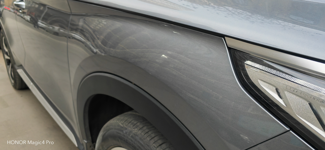 这属于空气动力学的范畴吗洗车到现在，车上一层灰，无意中发现“奇怪”现象，大家能