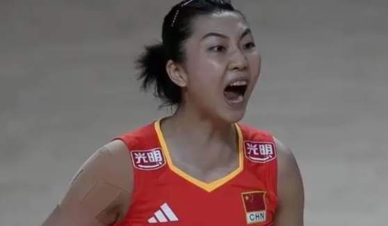 近日闻听新组建的中国女排要召回高意以弥补副攻线上的不足，但我对此确不意为然。年轻