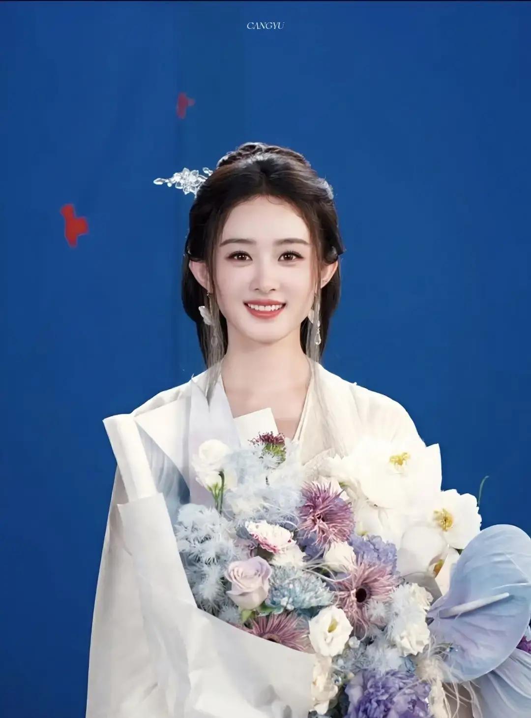 38岁手握9部10亿+剧赵丽颖的戏单像开挂。花千骨黑化那一集，弹幕哭成海；