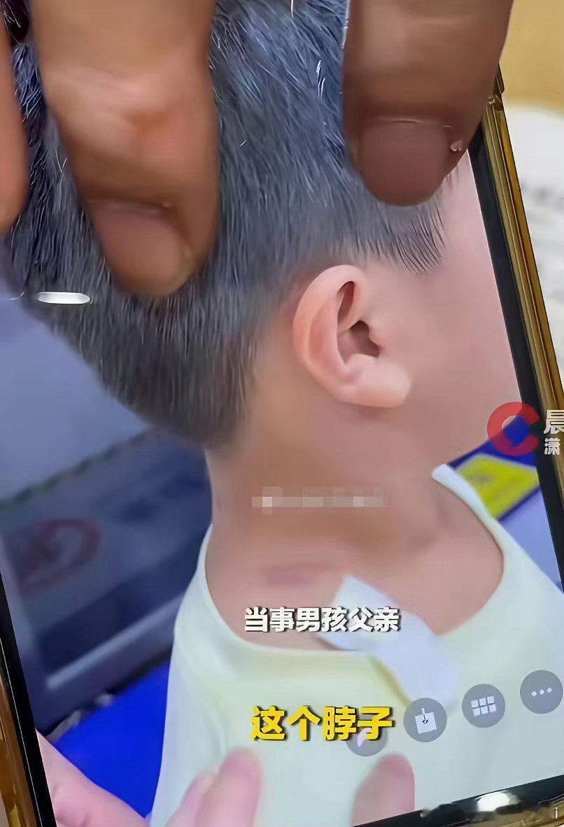 指责四岁孩子摸臀并起诉，大战出租车男司机和宿管阿姨，仿佛全世界不好的事都发生在她