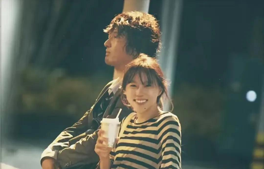窦靖童演电影啦！因为妈妈是王菲，窦靖童有了这么好的资源。如果不是王菲，按照窦靖童