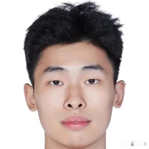 邹阳啊，真是辜负了全国球迷的期待，上一场一分没得，今天又一分没得，就连他引以为傲