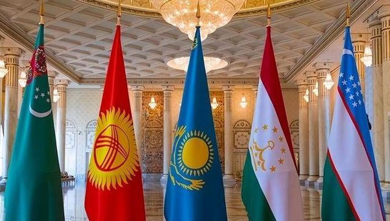 中国奉陪到底！《东京宣言》发布，日文版超过7页，高市换新打法。   