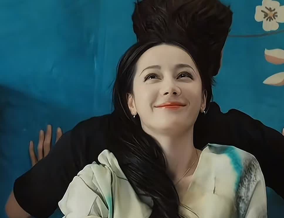 迪丽热巴，你醒醒吧真不是我说话难听实在不行！你就退圈吧，我真看不下去了