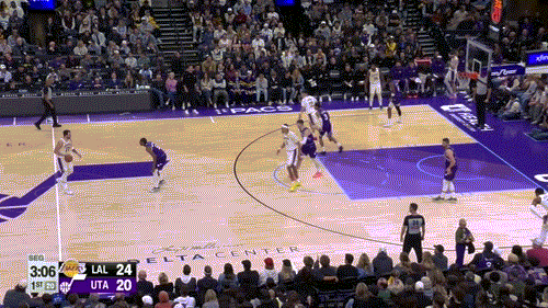 东契奇今天的慢三步，节奏真是诡异啊，有些人说走步了。