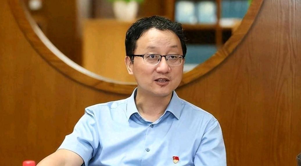 *外交部有最新人事调整安排了！引发外媒第一时间的关注！7月29日，德国之声表示，