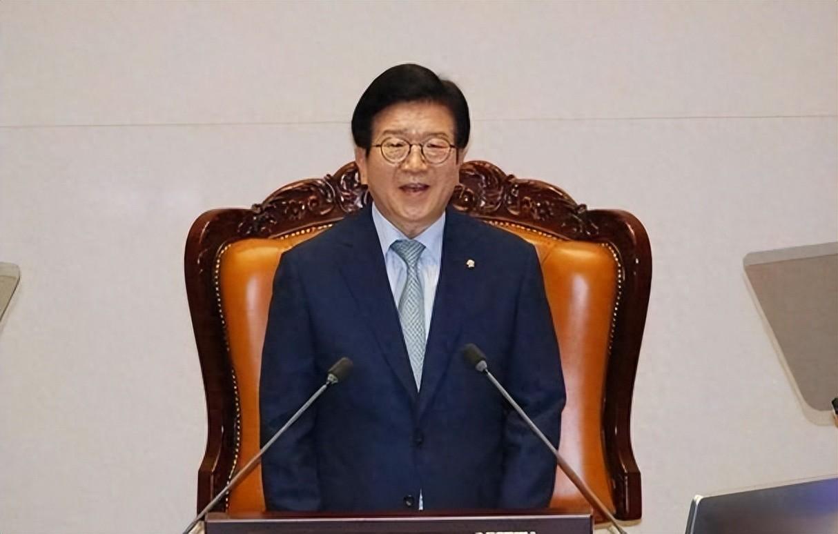 韩国特使团抵达北京，下飞机的第一句话不简单，我方回应很干脆 韩国前国会议长朴