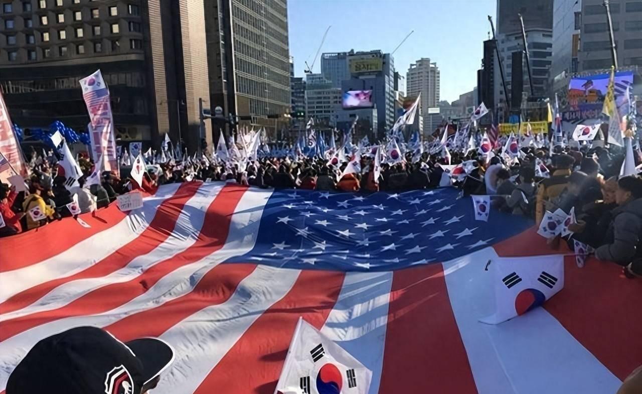 韩国将举行反华游行。中国大使馆提醒在韩人员。9月29日起，韩国对中国团体游客试